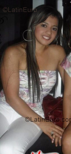 Date this pretty Colombia girl Leidy Yesenia from Villavicencio CO2457