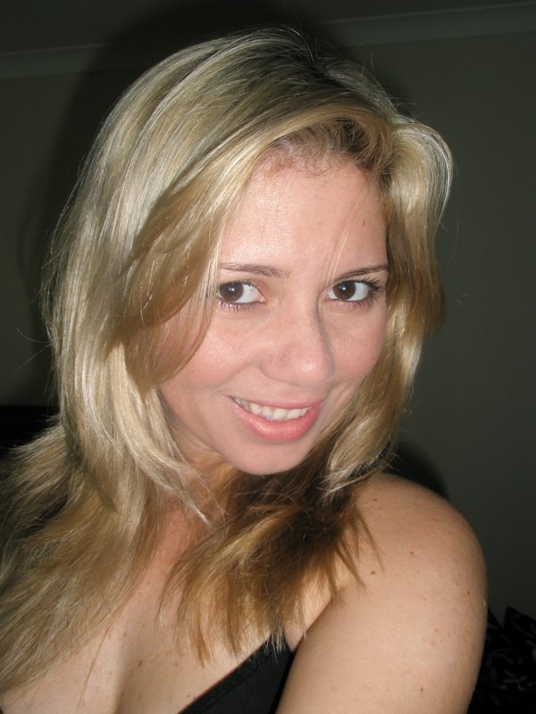 Date this attractive Brazil girl Camila from Rio De Janeiro BR2204