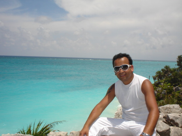 Date this happy Colombia man JORJAS from Bogota CO2719