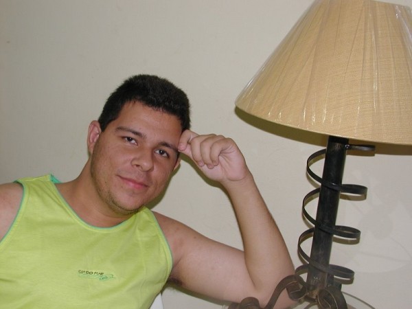 Date this voluptuous Brazil man Henrique from Governador Valadares BR2233