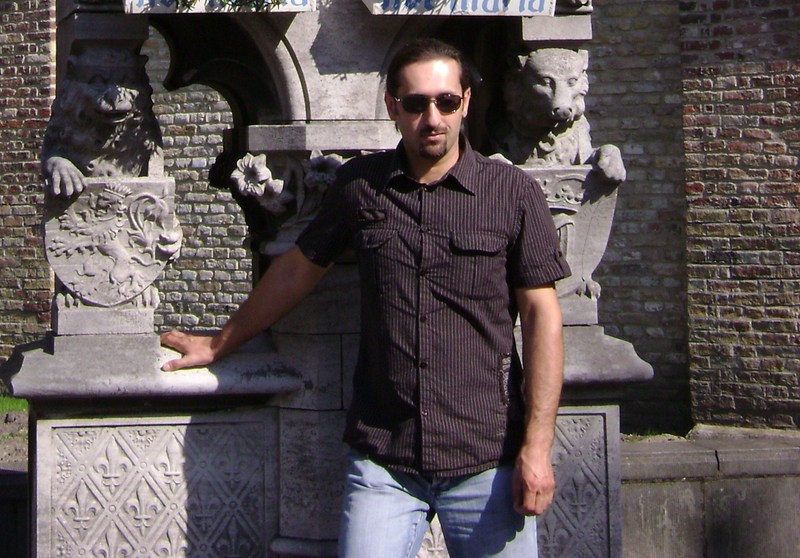 Date this good-looking Belgium man Light-my-fire from Brussels BE38