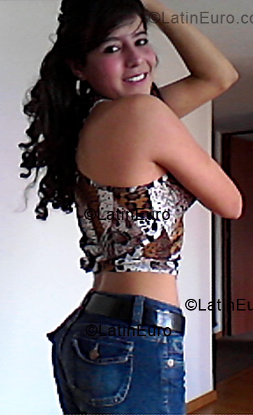 Date this young Colombia girl Luciana from Bogota CO2874