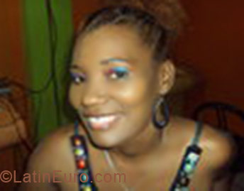 Date this foxy Jamaica girl Shana from  JM121