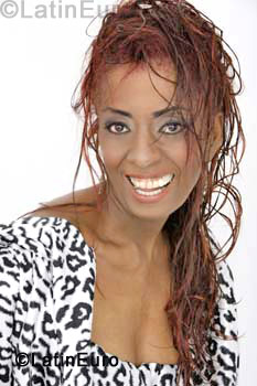 Date this attractive Brazil girl Cleise from Sao Paulo BR5551