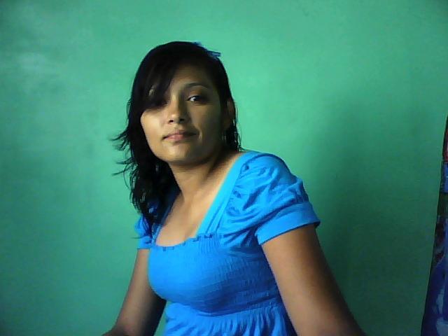 Date this attractive Honduras girl Kenia from El Progreso HN99