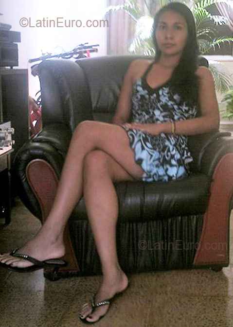 Date this tall Colombia girl Obeida from Cali CO3060