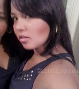 Date this sensual Brazil girl Cintia from Itaperuna BR2404