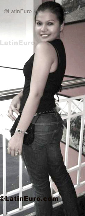 Date this sultry Brazil girl Cristinny from Foraleza BR4442