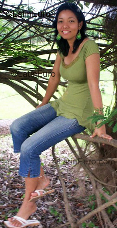 Date this exotic Peru girl Luz victoria from Iquitos PE236