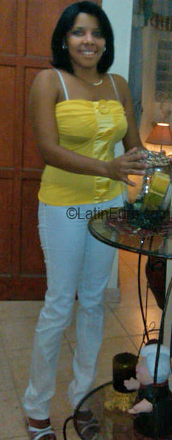 Date this happy Dominican Republic girl Elizabeth from San Critobal DO3683