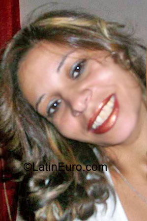 Date this happy Brazil girl Evaneide from Brasilia BR4682