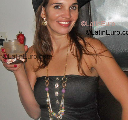 Date this nice looking Brazil girl Cacau from Ipatinga BR6369