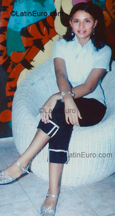 Date this voluptuous Honduras girl Wendy from Choloma HN173