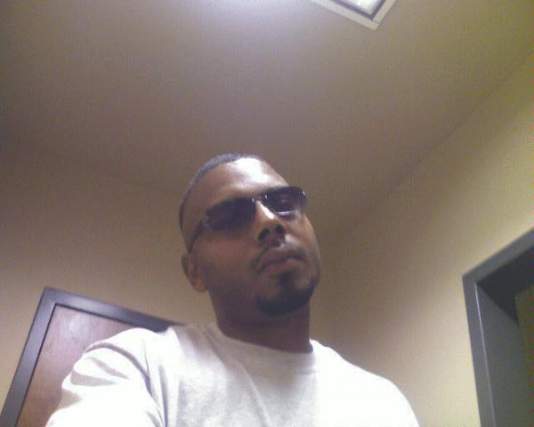 Date this young United States man Torrey from Brunswick US5820