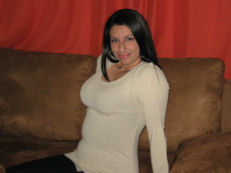 Date this sensual Colombia girl Monica from Bogota CO3820