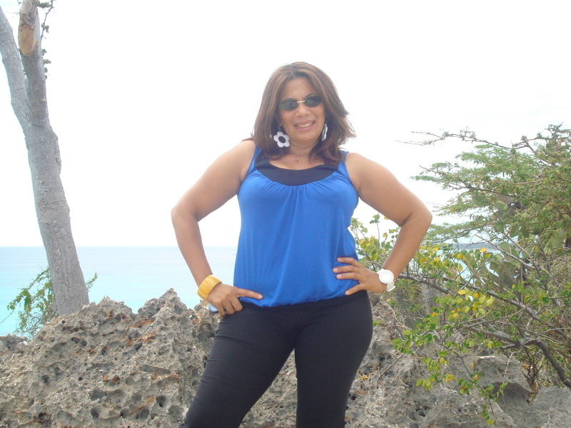Date this hard body Dominican Republic girl Mercedes from Barahona DO4063