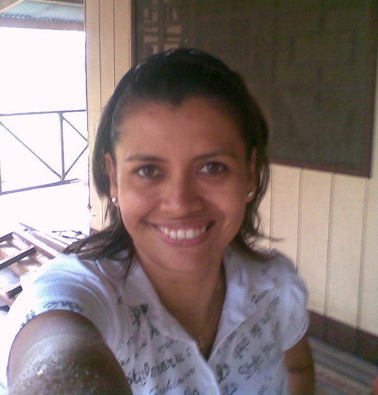 Date this happy Colombia girl Klaudia from Leticia CO3971