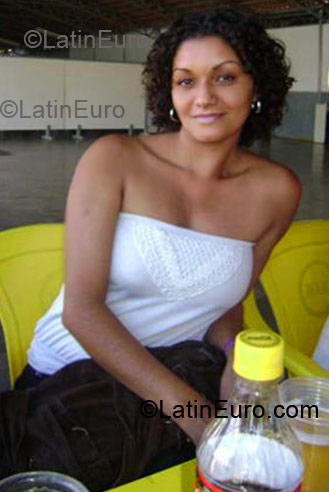 Date this hot Brazil girl Eliane Cardoso from Brasilia BR2973