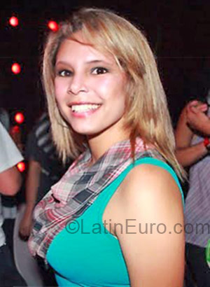 Date this beautiful Brazil girl Vania from Foz do Iguacu BR3057