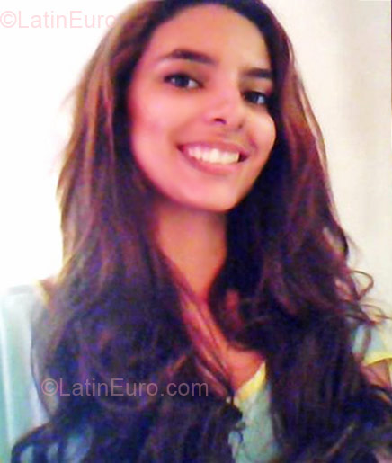 Date this voluptuous Brazil girl Larissa from Rio de Janeiro BR3080