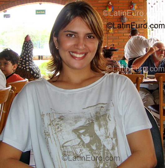 Date this hot Brazil girl Raquel from Teresina BR5052