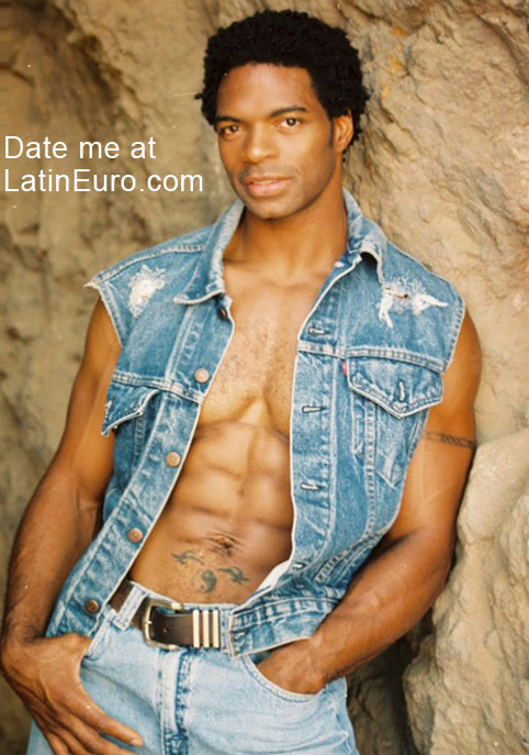 Date this pretty United States man Brad from chicago US6186