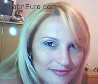 Date this sensual Brazil girl Sheila from Lencois Paulista BR4334