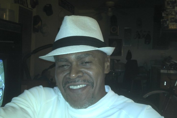 Date this foxy United States man Bruchon from San Diego US6480