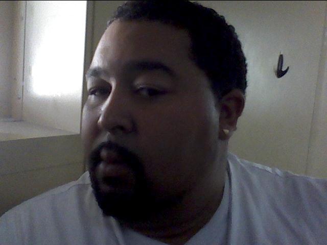 Date this voluptuous United States man Common from Va.beach US6487