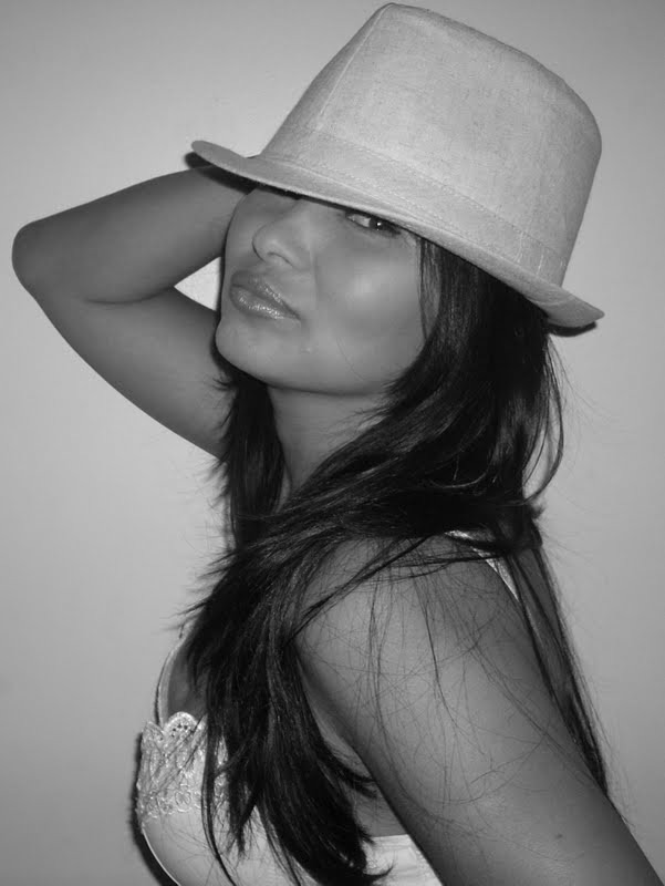Date this young Brazil girl Morena2 from Brasilia BR3266