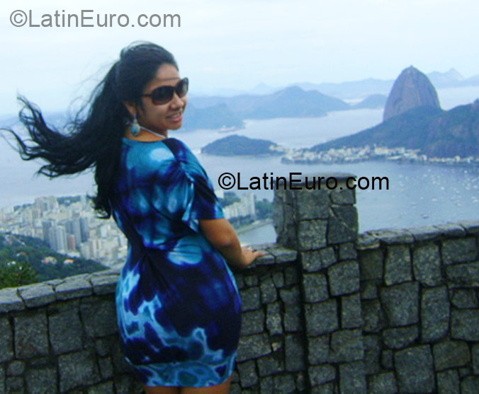 Date this nice looking Brazil girl Yana Leandra from Manaus BR3331