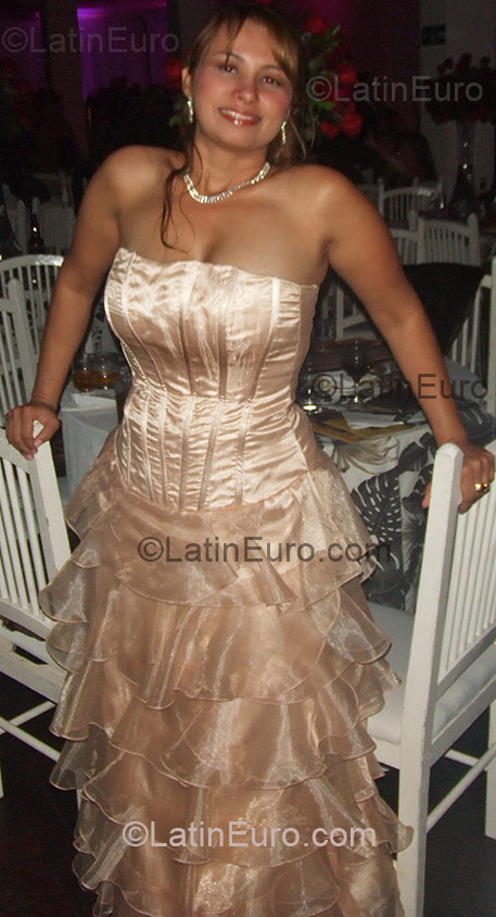 Date this beautiful Brazil girl Betania from Ipatinga BR3348
