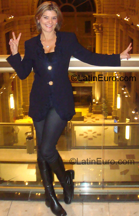 Date this voluptuous Brazil girl Maria from Fortaleza BR3368