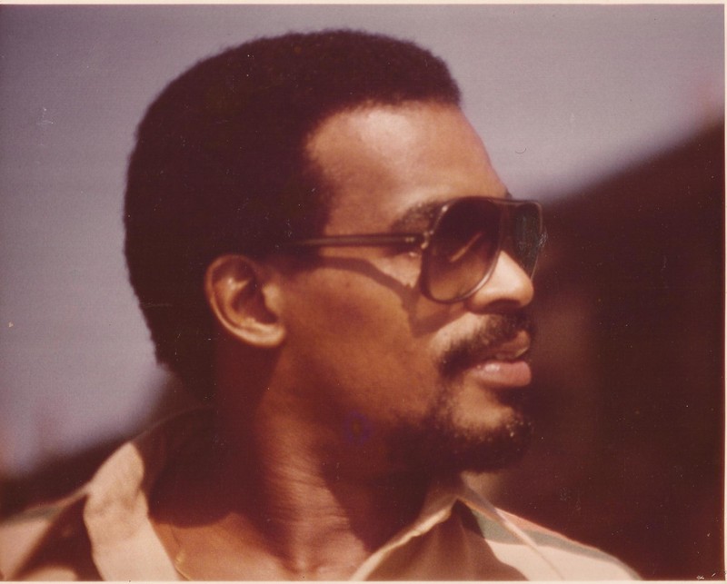 Date this funny United States man RUSSELL from Los Angeles US6932