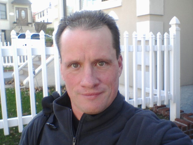 Date this good-looking United States man Junio444 from New York US7042