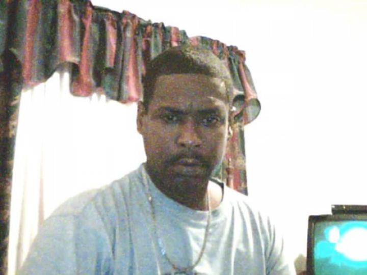 Date this young United States man 6ftfour from Waldorf US7043