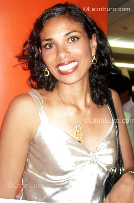 Date this charming Peru girl Geri from Lima PE312
