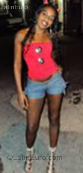 Date this athletic Brazil girl Michelle from Rio de Janeiro BR3476