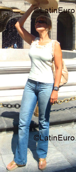 Date this attractive Brazil girl Christina from Rio De Janeiro BR3487