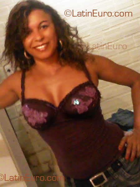 Date this funny Brazil girl Valdenice from Petrolina BR3513