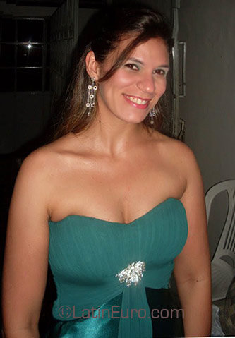Date this sultry Brazil girl Cargeany from Paulo Afonso BR3533