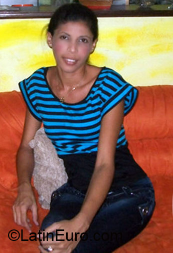 Date this happy Colombia girl Kellie from Barranquilla CO4913