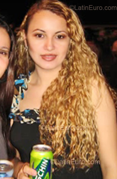 Date this nice looking Brazil girl Hanna Karina from Natal BR3570