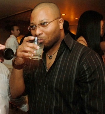 Date this pretty United States man Omar from Chicago BR3572