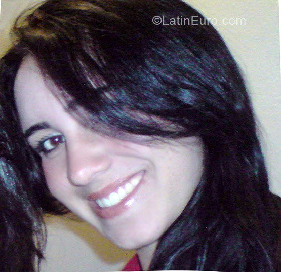 Date this good-looking Brazil girl Franciele Aparecida from Divino De Sao Lourenco BR3594