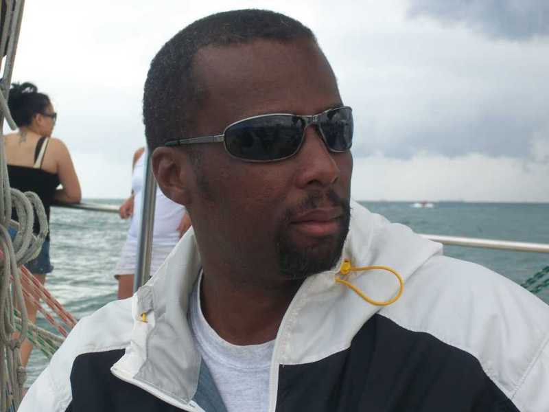 Date this passionate United States man Curt from Honolulu US7430