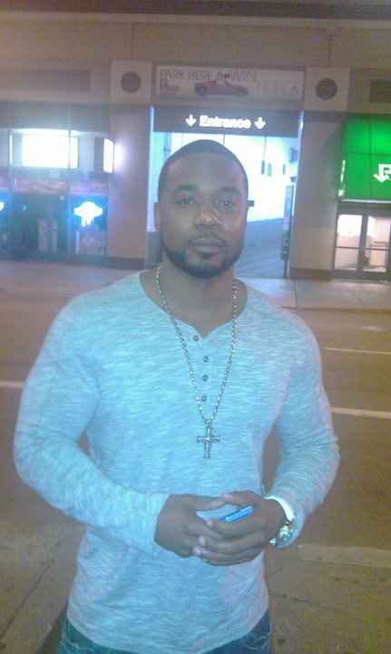 Date this foxy United States man Corleon from Chicago US7433