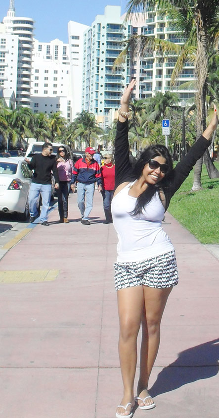 Date this happy Brazil girl Camila from Rio De Janeiro BR3610