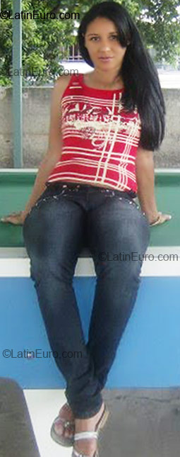 Date this nice looking Brazil girl Sara from Contagem BR3657