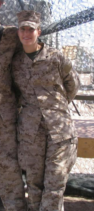 Date this gorgeous United States girl Linda from Baghdad US7607